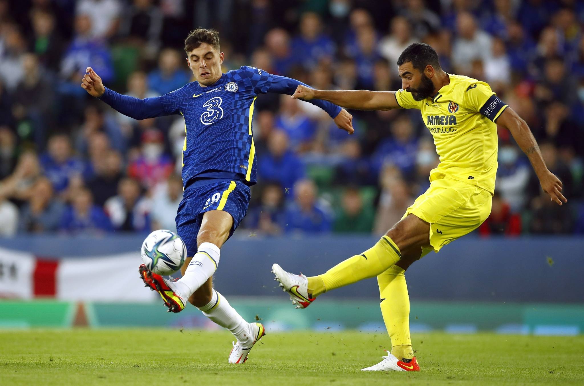 保持高度的 保持高度的