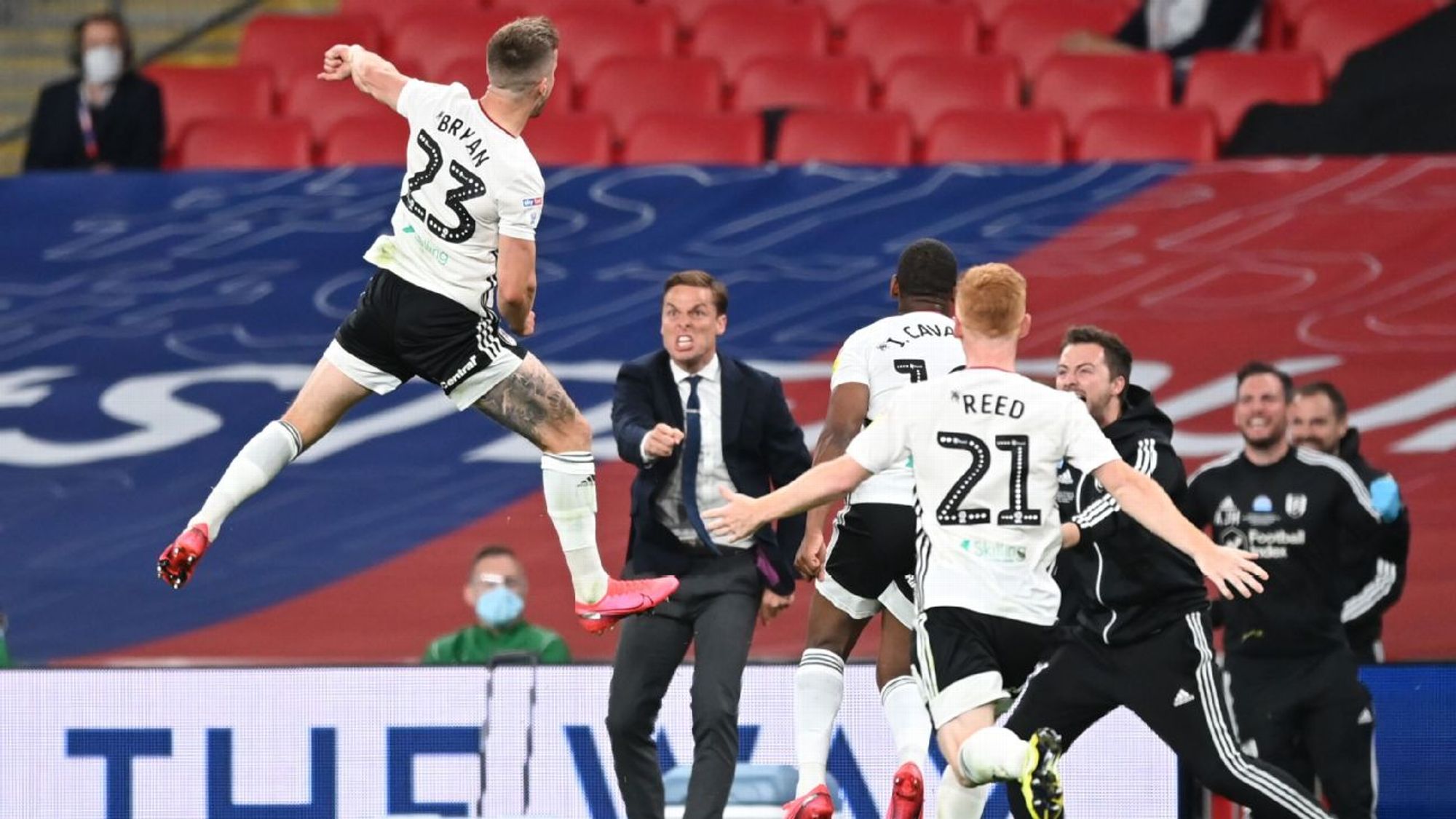 也能在战术 也能在战术